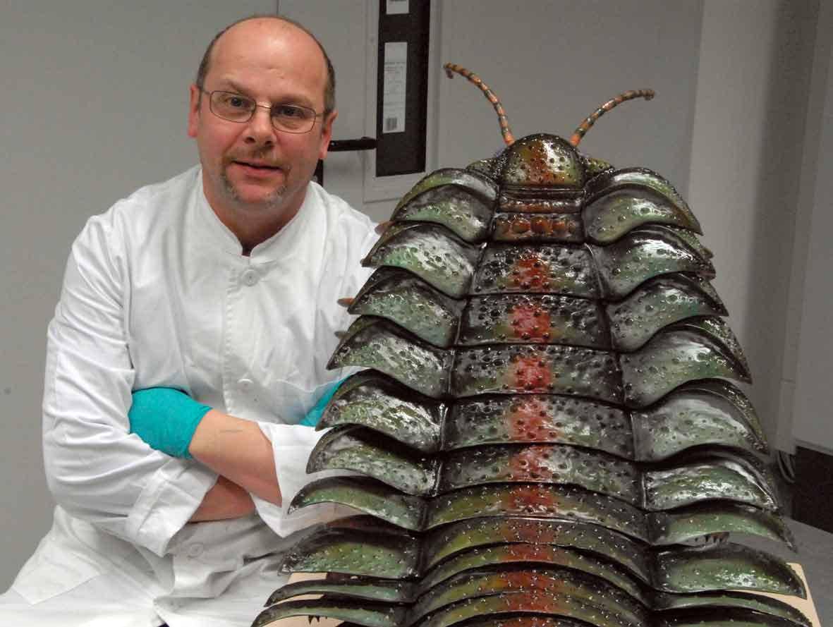 Restorasi arthropleura (commons.wikimedia.org/Werner Kraus)
